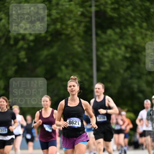 29.06.2025 - hella hamburg halbmarathon Dr. Thomas Lammeyer http://msf.ph/oto/8437875 29.06.2025 10:56:01 Kennedybrücke 1203, 1404, 1418, 1617, 2202, 2484, 2485, 2736, 2778, 3038, 4652, 4878, 5062, 5286, 5289, 5357, 5394, 5534, 5716, 6091, 6945, 6954, 7012, 7770, 7771, 7825, 7938, 7992, 8040, 8200, 8410, 8621, 9462, 10521, 10552, 10614, 10636, 10673, 10830 meine-sportfotos.de