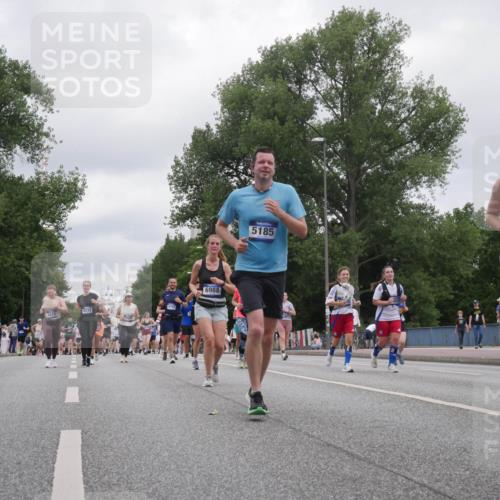 29.06.2025 - hella hamburg halbmarathon Luisa Fischer http://msf.ph/oto/8437881 29.06.2025 10:58:02 Kennedybrücke 9764, 5216, 6279, 6988, 5185, 1779, 1767, 1779, 5185, 5430, 5500, 6279, 6988, 9764, 10331 meine-sportfotos.de
