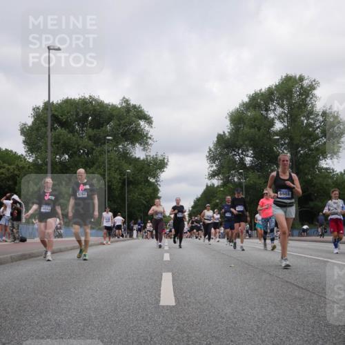 29.06.2025 - hella hamburg halbmarathon Luisa Fischer http://msf.ph/oto/8437911 29.06.2025 10:58:03 Kennedybrücke 9764, 10043, 6279, 12283, 6988, 1767, 1779, 5185, 5430, 5500, 6279, 6988, 8801, 9764, 10331 meine-sportfotos.de