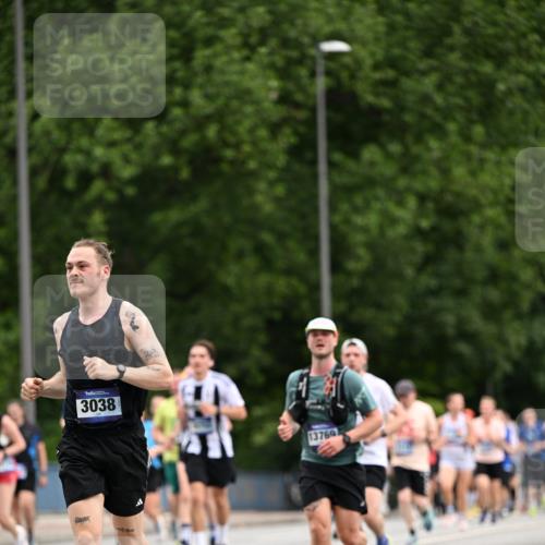 29.06.2025 - hella hamburg halbmarathon Dr. Thomas Lammeyer http://msf.ph/oto/8437943 29.06.2025 10:56:04 Kennedybrücke 1203, 1404, 1418, 1617, 2484, 2485, 2736, 2778, 3038, 4652, 4878, 5062, 5357, 5394, 5534, 5716, 6091, 6945, 6954, 7770, 7771, 7825, 7992, 8040, 8200, 8621, 9460, 9462, 9590, 10521, 10552, 10614, 10673, 10830 meine-sportfotos.de