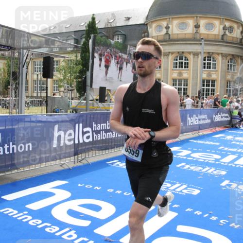 29.06.2025 - hella hamburg halbmarathon Michael Strokosch http://msf.ph/oto/8438019 29.06.2025 10:21:45 Ziel 6559, 11965 meine-sportfotos.de
