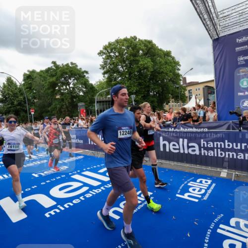 29.06.2025 - hella hamburg halbmarathon Zöllner http://msf.ph/oto/8438020 29.06.2025 10:55:17 Ziel 1549, 1628, 2119, 2448, 3041, 4903, 6355, 6723, 6891, 8973, 9361, 10188, 10191, 10192, 10263, 10582, 11747, 12248, 14834, 15854, 16108, 16521, 18031, 18966 meine-sportfotos.de