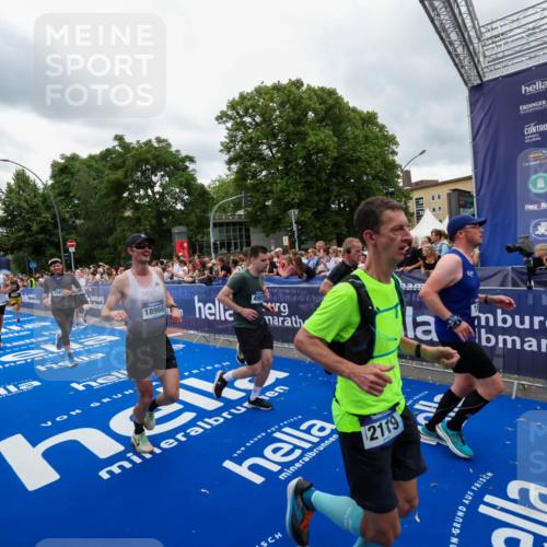 29.06.2025 - hella hamburg halbmarathon Zöllner http://msf.ph/oto/8438113 29.06.2025 10:55:19 Ziel 1549, 1628, 2119, 4903, 5643, 6723, 6891, 8973, 10188, 10263, 10582, 11184, 12526, 13470, 14834, 15854, 16521, 18031, 18290, 18380, 18531, 18966 meine-sportfotos.de