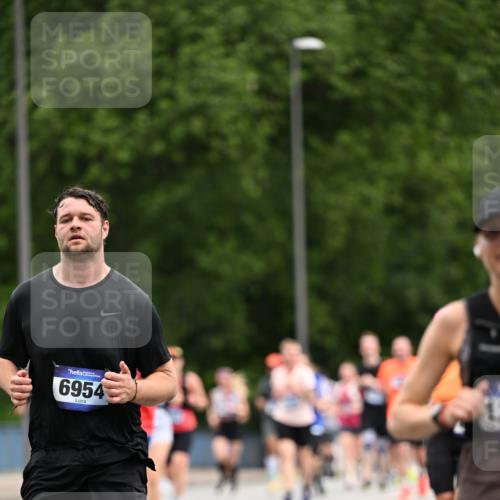 29.06.2025 - hella hamburg halbmarathon Dr. Thomas Lammeyer http://msf.ph/oto/8438265 29.06.2025 10:56:11 Kennedybrücke 1203, 1404, 1418, 1617, 1997, 2736, 2778, 3038, 3934, 4878, 5062, 5394, 5534, 5716, 6091, 6456, 6945, 6954, 7770, 7771, 7825, 7841, 7992, 8040, 8200, 8621, 9460, 9462, 9582, 9583, 9590, 10614, 10673, 10830, 11126, 11127 meine-sportfotos.de