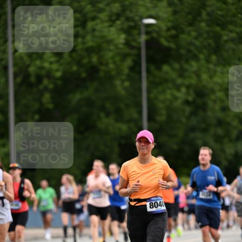 29.06.2025 - hella hamburg halbmarathon Dr. Thomas Lammeyer http://msf.ph/oto/8438384 29.06.2025 10:56:13 Kennedybrücke 1203, 1404, 1418, 1997, 2736, 3038, 3934, 4878, 5062, 5394, 5534, 5716, 6091, 6456, 6954, 7770, 7771, 7825, 7841, 7992, 8040, 8200, 8621, 9460, 9462, 9582, 9583, 9590, 9594, 10614, 10673, 10830, 11126, 11127 meine-sportfotos.de