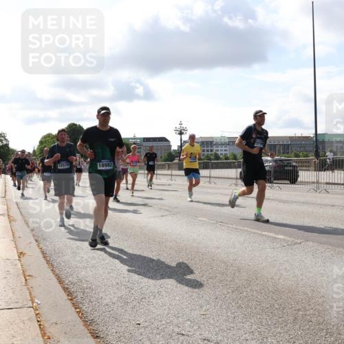 29.06.2025 - hella hamburg halbmarathon Lena Gebhardt http://msf.ph/oto/8438385 29.06.2025 09:52:40 Lombardsbrücke 7191, 12579, 18982, 5477, 3714, 1070, 1139, 1163, 1169, 1176, 1220, 1415, 1468, 1512, 1613, 1631, 1782, 2189, 2233, 2788, 3098, 3109, 3124, 3305, 3618, 3852, 3917, 4080, 4277, 4497, 4565, 4691, 4871, 4915, 4933, 4981, 5007, 5011, 5476, 5477, 5682, 6373, 6550, 6711, 6716, 7067, 7191, 7325, 7432, 7451, 7599, 7843, 7865, 7961, 8467, 8852, 9348, 9444, 10493, 10741, 10796, 11062, 11495, 11679, 11779, 12046, 12772, 13403, 13614, 13728, 14257 meine-sportfotos.de