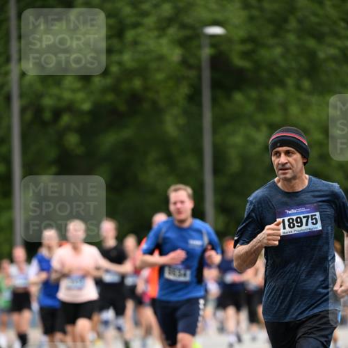 29.06.2025 - hella hamburg halbmarathon Dr. Thomas Lammeyer http://msf.ph/oto/8438480 29.06.2025 10:56:16 Kennedybrücke 1203, 1404, 1418, 1997, 3038, 3934, 4087, 4878, 5062, 5394, 5534, 5716, 6456, 6954, 7691, 7770, 7771, 7825, 7841, 8040, 8200, 8621, 9220, 9460, 9462, 9582, 9583, 9590, 9594, 9673, 10614, 10830, 11126, 11127 meine-sportfotos.de