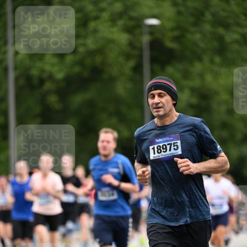 29.06.2025 - hella hamburg halbmarathon Dr. Thomas Lammeyer http://msf.ph/oto/8438497 29.06.2025 10:56:16 Kennedybrücke 1203, 1404, 1418, 1997, 3038, 3934, 4087, 4878, 5062, 5394, 5534, 5716, 6456, 6954, 7691, 7770, 7771, 7825, 7841, 8040, 8200, 8621, 9220, 9460, 9462, 9582, 9583, 9590, 9594, 9673, 10614, 10830, 11126, 11127 meine-sportfotos.de