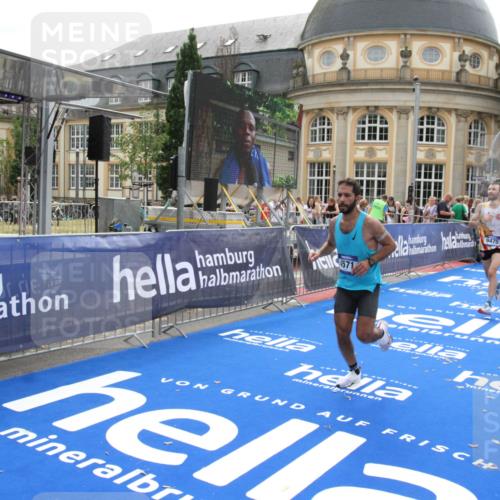 29.06.2025 - hella hamburg halbmarathon Michael Strokosch http://msf.ph/oto/8438516 29.06.2025 10:22:28 Ziel 4571, 9475 meine-sportfotos.de