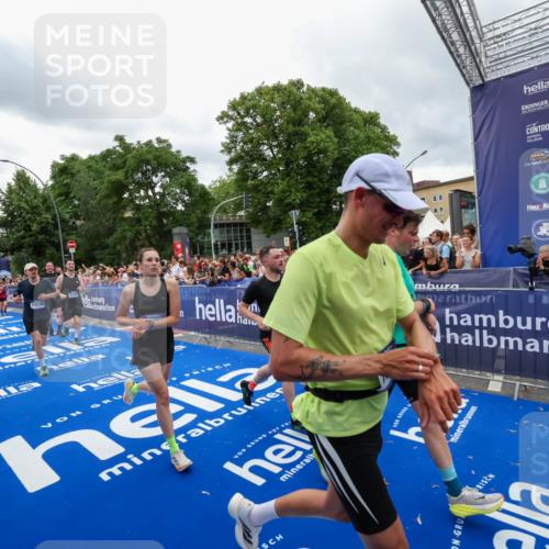 29.06.2025 - hella hamburg halbmarathon Zöllner http://msf.ph/oto/8438544 29.06.2025 10:55:26 Ziel 1130, 2252, 2771, 4189, 4951, 5287, 5643, 6723, 6938, 8487, 11184, 12526, 13234, 13236, 13470, 16213, 16985, 17603, 17940, 18290, 18380, 18531 meine-sportfotos.de
