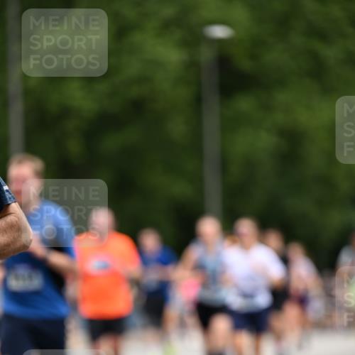 29.06.2025 - hella hamburg halbmarathon Dr. Thomas Lammeyer http://msf.ph/oto/8438547 29.06.2025 10:56:18 Kennedybrücke 1203, 1404, 1418, 1997, 3038, 3934, 4087, 4878, 5062, 5291, 5394, 5534, 6456, 6954, 6961, 7691, 7770, 7771, 7825, 7841, 8040, 8200, 9220, 9460, 9462, 9582, 9583, 9590, 9594, 9673, 10830, 11126, 11127 meine-sportfotos.de
