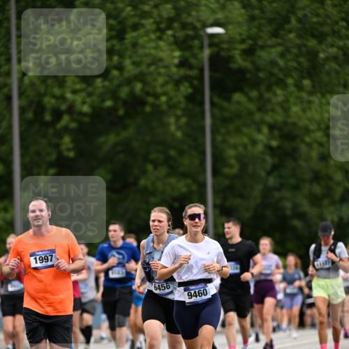 29.06.2025 - hella hamburg halbmarathon Dr. Thomas Lammeyer http://msf.ph/oto/8438583 29.06.2025 10:56:19 Kennedybrücke 1203, 1404, 1418, 1997, 3038, 3934, 4087, 4878, 5062, 5291, 5394, 5534, 6456, 6885, 6954, 6961, 7691, 7770, 7771, 7825, 7841, 8040, 8200, 9220, 9460, 9462, 9582, 9583, 9590, 9594, 9673, 10830, 11126, 11127 meine-sportfotos.de