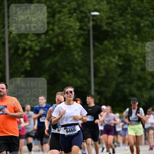 29.06.2025 - hella hamburg halbmarathon Dr. Thomas Lammeyer http://msf.ph/oto/8438617 29.06.2025 10:56:19 Kennedybrücke 1203, 1404, 1418, 1997, 3038, 3934, 4087, 4878, 5062, 5291, 5394, 5534, 6456, 6885, 6954, 6961, 7691, 7770, 7771, 7825, 7841, 8040, 8200, 9220, 9460, 9462, 9582, 9583, 9590, 9594, 9673, 10830, 11126, 11127 meine-sportfotos.de