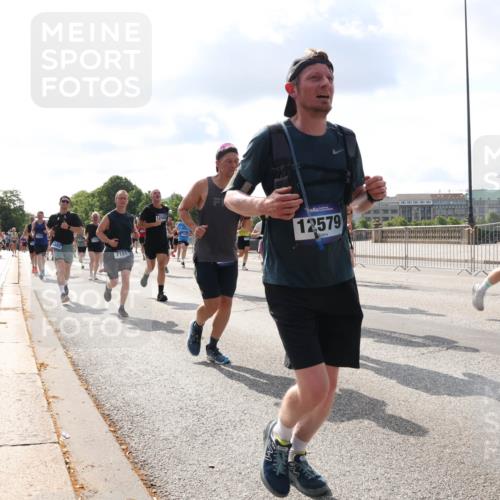 29.06.2025 - hella hamburg halbmarathon Lena Gebhardt http://msf.ph/oto/8438620 29.06.2025 09:52:42 Lombardsbrücke 7191, 12579, 158, 1070, 1139, 1163, 1169, 1176, 1220, 1415, 1468, 1512, 1613, 1782, 2189, 2233, 2788, 3021, 3098, 3109, 3124, 3305, 3618, 3852, 3917, 4080, 4277, 4497, 4565, 4691, 4871, 4915, 4933, 4981, 5007, 5011, 5476, 5477, 5682, 6550, 6716, 7005, 7067, 7093, 7191, 7325, 7432, 7451, 7599, 7843, 7865, 7961, 8467, 8852, 9348, 9444, 10493, 10741, 10796, 11062, 11495, 11679, 11779, 12046, 12772, 13403, 13614, 13728, 14257 meine-sportfotos.de