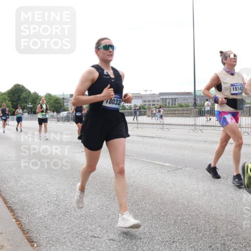 29.06.2025 - hella hamburg halbmarathon Lena Gebhardt http://msf.ph/oto/8438629 29.06.2025 10:29:03 Lombardsbrücke 18032, 15143, 124, 1230, 1518, 1557, 1869, 2688, 3717, 4161, 4362, 4373, 4700, 4834, 4982, 5167, 5249, 5250, 6102, 6345, 7169, 7449, 8048, 8560, 9642, 9716, 10068, 10198, 10641, 10808, 11803, 11989, 12099, 12404, 12442, 12958, 13090, 14205, 15143, 15256, 15452, 15453, 15952, 15955, 16125, 16643, 16673, 18414 meine-sportfotos.de