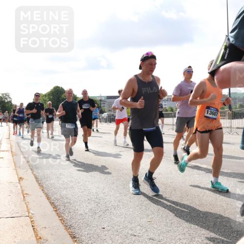 29.06.2025 - hella hamburg halbmarathon Lena Gebhardt http://msf.ph/oto/8438708 29.06.2025 09:52:42 Lombardsbrücke 7191, 12588, 13687, 1, 1070, 1139, 1163, 1169, 1176, 1220, 1415, 1468, 1512, 1613, 1782, 2189, 2233, 2788, 3021, 3098, 3109, 3124, 3305, 3618, 3852, 3917, 4080, 4277, 4497, 4565, 4691, 4871, 4915, 4933, 4981, 5007, 5011, 5476, 5477, 5682, 6550, 6716, 7005, 7067, 7093, 7191, 7325, 7432, 7451, 7599, 7843, 7865, 7961, 8467, 8852, 9348, 9444, 10493, 10741, 10796, 11062, 11495, 11679, 11779, 12046, 12772, 13403, 13614, 13728, 14257 meine-sportfotos.de