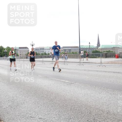 29.06.2025 - hella hamburg halbmarathon Lena Gebhardt http://msf.ph/oto/8438754 29.06.2025 10:29:04 Lombardsbrücke 15453, 15452, 4161, 1230, 1518, 1557, 1869, 2688, 3179, 3717, 4161, 4362, 4373, 4700, 4834, 4982, 5167, 5249, 5250, 6102, 6345, 7169, 7449, 8048, 8560, 8812, 9642, 9716, 10068, 10198, 10641, 10808, 11792, 11803, 11989, 12099, 12404, 12442, 12958, 13090, 14205, 15143, 15256, 15452, 15453, 15952, 15955, 16643, 16673, 16676, 18414 meine-sportfotos.de