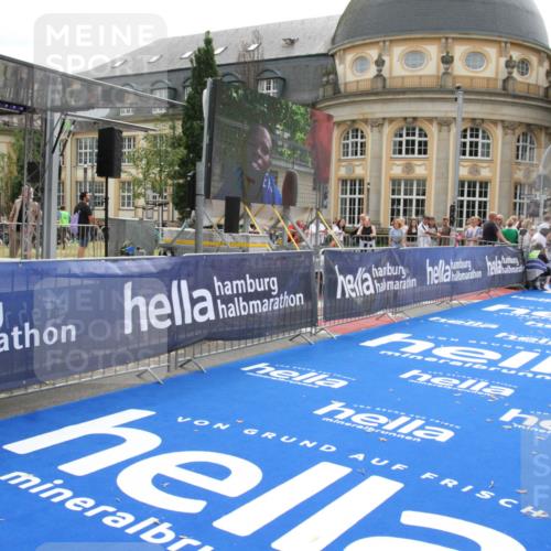29.06.2025 - hella hamburg halbmarathon Michael Strokosch http://msf.ph/oto/8438786 29.06.2025 10:22:47 Ziel 2618, 18897 meine-sportfotos.de