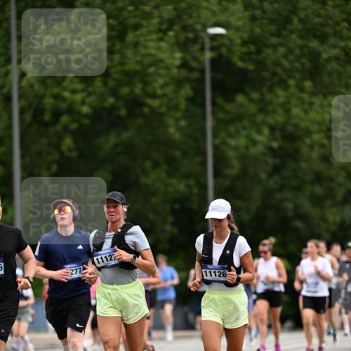 29.06.2025 - hella hamburg halbmarathon Dr. Thomas Lammeyer http://msf.ph/oto/8438812 29.06.2025 10:56:22 Kennedybrücke 1418, 1997, 3934, 4087, 4273, 4878, 5062, 5291, 5394, 5534, 6456, 6885, 6954, 6961, 7691, 7770, 7771, 7841, 8040, 8672, 9068, 9070, 9220, 9460, 9462, 9582, 9583, 9590, 9594, 9673, 10342, 10496, 10830, 10928, 11126, 11127, 11375 meine-sportfotos.de