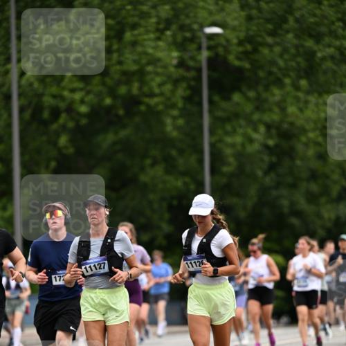 29.06.2025 - hella hamburg halbmarathon Dr. Thomas Lammeyer http://msf.ph/oto/8438822 29.06.2025 10:56:23 Kennedybrücke 1418, 1997, 3934, 4087, 4273, 4878, 5291, 5394, 5534, 6406, 6456, 6885, 6954, 6961, 7691, 7770, 7771, 7841, 8040, 8672, 9068, 9070, 9220, 9460, 9462, 9582, 9583, 9590, 9594, 9673, 9730, 10342, 10496, 10830, 10928, 11126, 11127, 11375 meine-sportfotos.de