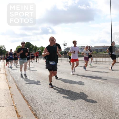 29.06.2025 - hella hamburg halbmarathon Lena Gebhardt http://msf.ph/oto/8438839 29.06.2025 09:52:43 Lombardsbrücke 17250, 4497, 7191, 3109, 5477, 1070, 1139, 1163, 1169, 1176, 1220, 1415, 1468, 1512, 1613, 1782, 2189, 2213, 2233, 2788, 2970, 3021, 3098, 3109, 3124, 3305, 3618, 3852, 3917, 3928, 4080, 4277, 4497, 4565, 4691, 4871, 4915, 4933, 4981, 5007, 5011, 5476, 5477, 5682, 6550, 6716, 7005, 7067, 7093, 7191, 7325, 7432, 7451, 7599, 7843, 7865, 7961, 8467, 8852, 9348, 9444, 10493, 10741, 10796, 11062, 11495, 11679, 11779, 12046, 12772, 13403, 13614, 13728, 14257 meine-sportfotos.de