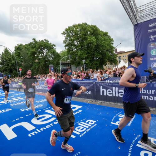 29.06.2025 - hella hamburg halbmarathon Zöllner http://msf.ph/oto/8438866 29.06.2025 10:55:33 Ziel 1130, 2252, 2771, 4951, 5319, 6591, 6938, 8573, 11554, 12544, 12584, 13234, 13267, 14036, 14592, 16213, 16334, 16609, 17603 meine-sportfotos.de