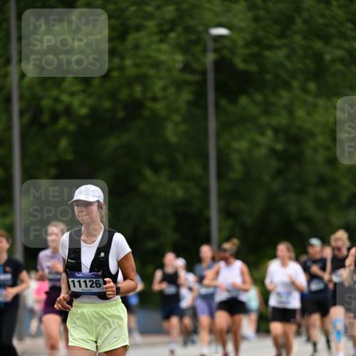 29.06.2025 - hella hamburg halbmarathon Dr. Thomas Lammeyer http://msf.ph/oto/8438907 29.06.2025 10:56:24 Kennedybrücke 1418, 1997, 3934, 4087, 4273, 4878, 5291, 5394, 5534, 6406, 6456, 6885, 6954, 6961, 7691, 7770, 7771, 7841, 8040, 8672, 9068, 9070, 9220, 9460, 9462, 9582, 9583, 9590, 9594, 9673, 9730, 10342, 10496, 10830, 10928, 11126, 11127, 11375 meine-sportfotos.de