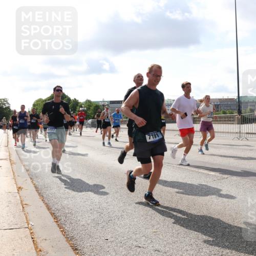 29.06.2025 - hella hamburg halbmarathon Lena Gebhardt http://msf.ph/oto/8438910 29.06.2025 09:52:43 Lombardsbrücke 17259, 4497, 1810, 7191, 1070, 1139, 1163, 1169, 1176, 1220, 1415, 1468, 1512, 1613, 1782, 2189, 2213, 2233, 2788, 2970, 3021, 3098, 3109, 3124, 3305, 3618, 3852, 3917, 3928, 4080, 4277, 4497, 4565, 4691, 4871, 4915, 4933, 4981, 5007, 5011, 5476, 5477, 5682, 6550, 6716, 7005, 7067, 7093, 7191, 7325, 7432, 7451, 7599, 7843, 7865, 7961, 8467, 8852, 9348, 9444, 10493, 10741, 10796, 11062, 11495, 11679, 11779, 12046, 12772, 13403, 13614, 13728, 14257 meine-sportfotos.de