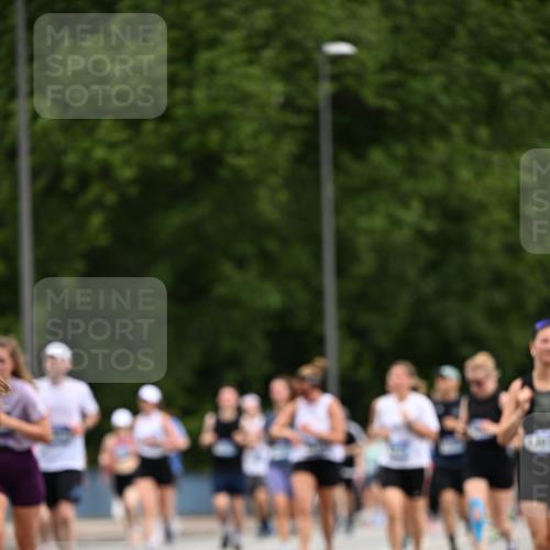 29.06.2025 - hella hamburg halbmarathon Dr. Thomas Lammeyer http://msf.ph/oto/8438970 29.06.2025 10:56:25 Kennedybrücke 1418, 1978, 1997, 3934, 4087, 4273, 4878, 5291, 5394, 5534, 6406, 6456, 6885, 6961, 7691, 7841, 8040, 8672, 9068, 9070, 9220, 9460, 9462, 9582, 9583, 9590, 9594, 9673, 9730, 10342, 10496, 10830, 10928, 11126, 11127, 11375 meine-sportfotos.de