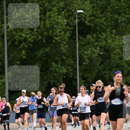 29.06.2025 - hella hamburg halbmarathon Dr. Thomas Lammeyer http://msf.ph/oto/8439033 29.06.2025 10:56:26 Kennedybrücke 1418, 1978, 1997, 3934, 4087, 4273, 4878, 5291, 5394, 5534, 6406, 6456, 6885, 6961, 7691, 7841, 8040, 8196, 8672, 9068, 9070, 9220, 9460, 9462, 9582, 9583, 9590, 9594, 9673, 9730, 10342, 10496, 10830, 10928, 11126, 11127, 11375 meine-sportfotos.de