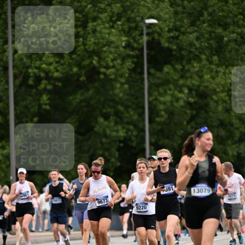 29.06.2025 - hella hamburg halbmarathon Dr. Thomas Lammeyer http://msf.ph/oto/8439091 29.06.2025 10:56:26 Kennedybrücke 1418, 1978, 1997, 3934, 4087, 4273, 4878, 5291, 5394, 5534, 6406, 6456, 6885, 6961, 7691, 7841, 8040, 8196, 8672, 9068, 9070, 9220, 9460, 9462, 9582, 9583, 9590, 9594, 9673, 9730, 10342, 10496, 10830, 10928, 11126, 11127, 11375 meine-sportfotos.de