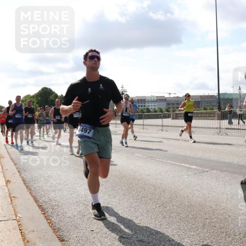 29.06.2025 - hella hamburg halbmarathon Lena Gebhardt http://msf.ph/oto/8439106 29.06.2025 09:52:44 Lombardsbrücke 17259, 2189, 1613, 17720, 4497, 1810, 12588, 1070, 1139, 1163, 1169, 1176, 1220, 1415, 1468, 1512, 1613, 1782, 2189, 2213, 2233, 2788, 2970, 3021, 3098, 3109, 3124, 3305, 3618, 3852, 3917, 3928, 4080, 4277, 4497, 4565, 4691, 4871, 4915, 4933, 4981, 5007, 5011, 5476, 5477, 5682, 6550, 6716, 7005, 7067, 7093, 7191, 7325, 7432, 7451, 7599, 7843, 7865, 7961, 8467, 8852, 9348, 9444, 10493, 10741, 10796, 11062, 11495, 11679, 11779, 12046, 12772, 13403, 13614, 13728, 14257 meine-sportfotos.de