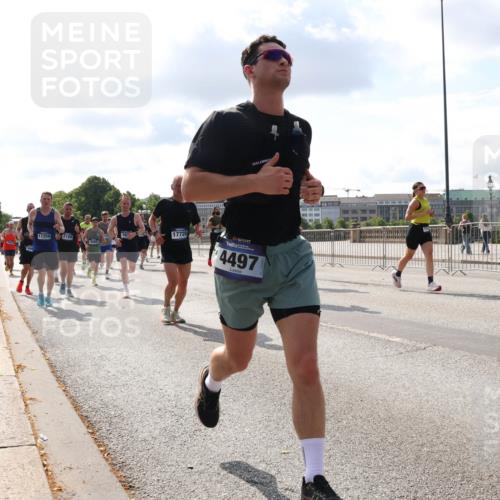 29.06.2025 - hella hamburg halbmarathon Lena Gebhardt http://msf.ph/oto/8439127 29.06.2025 09:52:44 Lombardsbrücke 17259, 2189, 4080, 17720, 4497, 1070, 1139, 1163, 1169, 1176, 1220, 1415, 1468, 1512, 1613, 1782, 2189, 2213, 2233, 2788, 2970, 3021, 3098, 3109, 3124, 3305, 3618, 3852, 3917, 3928, 4080, 4277, 4497, 4565, 4691, 4871, 4915, 4933, 4981, 5007, 5011, 5476, 5477, 5682, 6550, 6716, 7005, 7067, 7093, 7191, 7325, 7432, 7451, 7599, 7843, 7865, 7961, 8467, 8852, 9348, 9444, 10493, 10741, 10796, 11062, 11495, 11679, 11779, 12046, 12772, 13403, 13614, 13728, 14257 meine-sportfotos.de