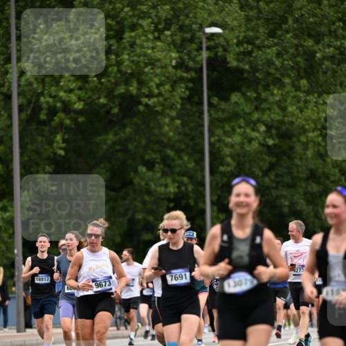 29.06.2025 - hella hamburg halbmarathon Dr. Thomas Lammeyer http://msf.ph/oto/8439155 29.06.2025 10:56:27 Kennedybrücke 1418, 1978, 1997, 3934, 4087, 4273, 4815, 4878, 5291, 5394, 5534, 6406, 6456, 6885, 6961, 7691, 7841, 8040, 8194, 8196, 8672, 9068, 9070, 9220, 9460, 9462, 9582, 9583, 9590, 9594, 9673, 9730, 10342, 10496, 10830, 10928, 11084, 11126, 11127, 11375 meine-sportfotos.de