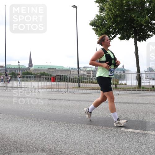 29.06.2025 - hella hamburg halbmarathon Lena Gebhardt http://msf.ph/oto/8439225 29.06.2025 10:29:08 Lombardsbrücke 362, 1545, 1230, 1518, 1557, 1869, 2688, 3179, 3717, 4161, 4362, 4373, 4700, 4834, 4982, 5167, 5249, 5250, 6102, 6345, 6725, 7169, 7449, 8048, 8812, 9714, 10068, 10198, 10641, 10808, 11792, 11803, 11989, 12099, 12404, 12442, 12958, 13090, 14205, 14644, 15143, 15256, 15452, 15453, 15952, 15955, 16643, 16673, 16676, 18414 meine-sportfotos.de