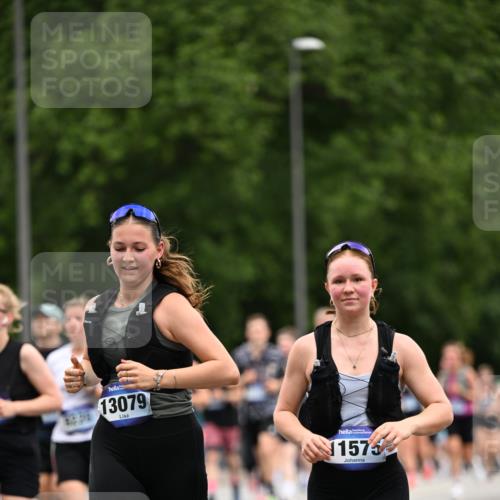 29.06.2025 - hella hamburg halbmarathon Dr. Thomas Lammeyer http://msf.ph/oto/8439274 29.06.2025 10:56:29 Kennedybrücke 1978, 1997, 3140, 3934, 4087, 4273, 4815, 5291, 5534, 6406, 6456, 6885, 6961, 6985, 7691, 7841, 8194, 8196, 8672, 9068, 9070, 9220, 9460, 9462, 9582, 9583, 9590, 9594, 9673, 9730, 10296, 10342, 10496, 10830, 10928, 11084, 11126, 11127, 11375 meine-sportfotos.de