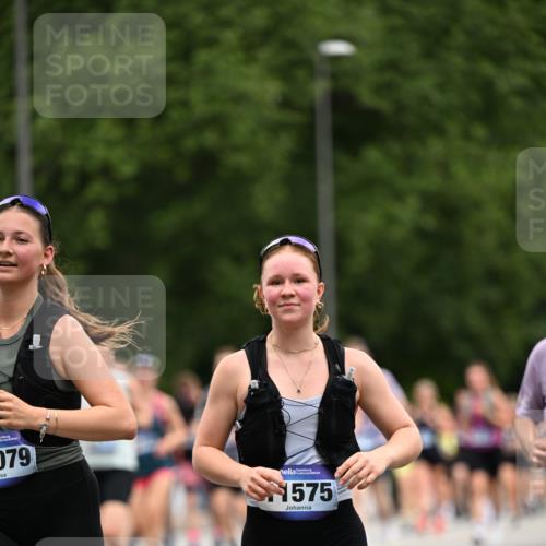 29.06.2025 - hella hamburg halbmarathon Dr. Thomas Lammeyer http://msf.ph/oto/8439305 29.06.2025 10:56:30 Kennedybrücke 1978, 1997, 3140, 3934, 4087, 4273, 4815, 5291, 5534, 6406, 6456, 6885, 6961, 6985, 7691, 7841, 8194, 8196, 8672, 9068, 9070, 9220, 9460, 9582, 9583, 9590, 9594, 9673, 9730, 10296, 10342, 10496, 10928, 11084, 11126, 11127, 11375 meine-sportfotos.de