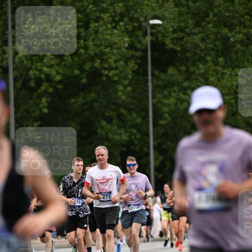 29.06.2025 - hella hamburg halbmarathon Dr. Thomas Lammeyer http://msf.ph/oto/8439367 29.06.2025 10:56:31 Kennedybrücke 1978, 1997, 3140, 3934, 4087, 4273, 4815, 5291, 5534, 6406, 6456, 6885, 6961, 6985, 7691, 7841, 8194, 8196, 8672, 9068, 9070, 9220, 9460, 9582, 9583, 9590, 9594, 9673, 9730, 10296, 10342, 10496, 10928, 11084, 11126, 11127, 11375 meine-sportfotos.de