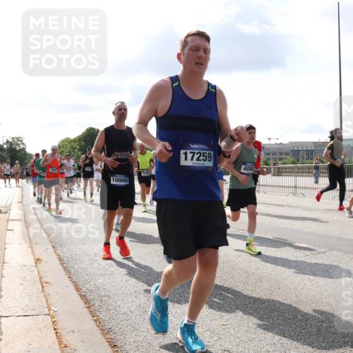 29.06.2025 - hella hamburg halbmarathon Lena Gebhardt http://msf.ph/oto/8439538 29.06.2025 09:52:47 Lombardsbrücke 4691, 10000, 1070, 17259, 4080, 1070, 1139, 1163, 1169, 1176, 1220, 1415, 1468, 1512, 1613, 1782, 2048, 2189, 2213, 2233, 2788, 2970, 3021, 3098, 3109, 3124, 3618, 3852, 3907, 3917, 3928, 4080, 4277, 4497, 4565, 4691, 4871, 4915, 4933, 4981, 5007, 5011, 5476, 5477, 5682, 6152, 6550, 6716, 7005, 7067, 7093, 7147, 7191, 7325, 7432, 7451, 7599, 7843, 7865, 7961, 8145, 8467, 8852, 9348, 10741, 10796, 11062, 11495, 11679, 11779, 12046, 12772, 13403, 13614, 14257 meine-sportfotos.de