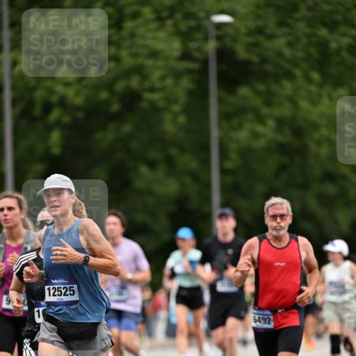 29.06.2025 - hella hamburg halbmarathon Dr. Thomas Lammeyer http://msf.ph/oto/8439614 29.06.2025 10:56:37 Kennedybrücke 1369, 1978, 3140, 3645, 4087, 4273, 4815, 5262, 5291, 6406, 6671, 6885, 6961, 6985, 7682, 7691, 7737, 8194, 8196, 8672, 9068, 9070, 9220, 9582, 9583, 9594, 9673, 9730, 10296, 10342, 10496, 10928, 11084, 11126, 11127, 11297, 11375 meine-sportfotos.de