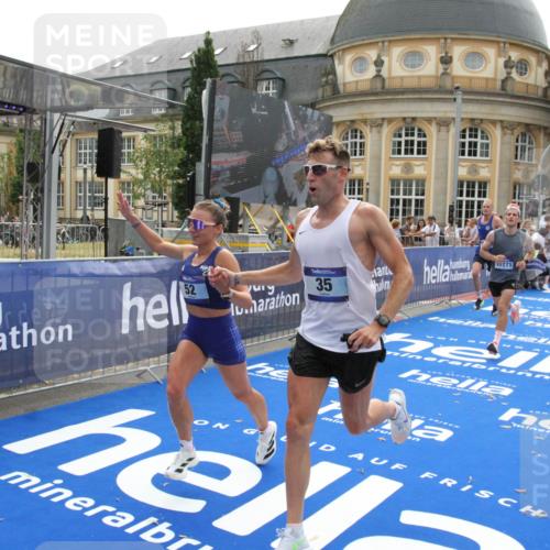 29.06.2025 - hella hamburg halbmarathon Michael Strokosch http://msf.ph/oto/8439655 29.06.2025 10:23:32 Ziel 35, 52, 9385, 16169, 17771 meine-sportfotos.de