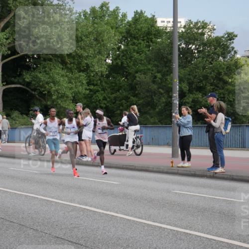 29.06.2025 - hella hamburg halbmarathon Luisa Fischer http://msf.ph/oto/8439909 29.06.2025 09:32:41 Kennedybrücke 11, 4, 5, 7, 8, 9, 10, 11, 13, 16, 22, 23, 25, 59 meine-sportfotos.de