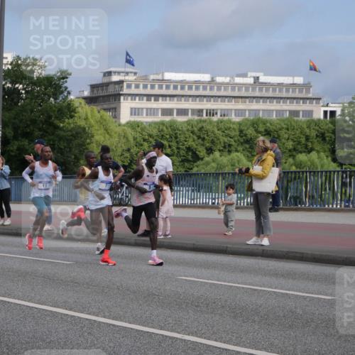 29.06.2025 - hella hamburg halbmarathon Luisa Fischer http://msf.ph/oto/8439922 29.06.2025 09:32:43 Kennedybrücke 11, 2, 4, 5, 6, 7, 8, 9, 10, 11, 13, 16, 22, 23, 25, 59 meine-sportfotos.de