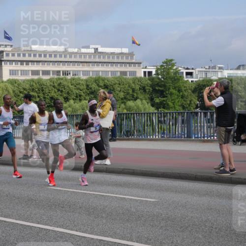 29.06.2025 - hella hamburg halbmarathon Luisa Fischer http://msf.ph/oto/8439930 29.06.2025 09:32:44 Kennedybrücke 2, 4, 5, 6, 7, 8, 9, 10, 11, 13, 16, 22, 23, 25, 59 meine-sportfotos.de