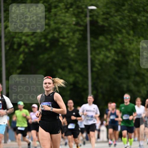 29.06.2025 - hella hamburg halbmarathon Dr. Thomas Lammeyer http://msf.ph/oto/8439950 29.06.2025 10:56:43 Kennedybrücke 1369, 1978, 2308, 2593, 3140, 3645, 4087, 4273, 4815, 5262, 5291, 6406, 6671, 6885, 6961, 6985, 7682, 7691, 7737, 8194, 8196, 8250, 8251, 8672, 9068, 9070, 9220, 9594, 9673, 9730, 10296, 10342, 10496, 10634, 10928, 11084, 11297, 11375 meine-sportfotos.de