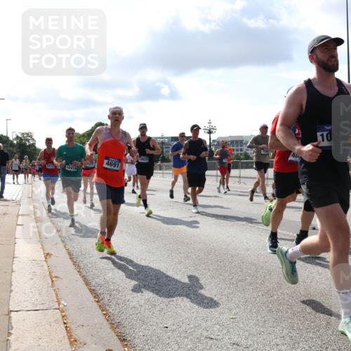 29.06.2025 - hella hamburg halbmarathon Lena Gebhardt http://msf.ph/oto/8439958 29.06.2025 09:52:49 Lombardsbrücke 4691, 277, 9213, 16414, 18920, 759, 484, 10, 1876, 1070, 1139, 1163, 1169, 1176, 1220, 1391, 1415, 1468, 1512, 1613, 1782, 2048, 2189, 2213, 2233, 2590, 2788, 2970, 3021, 3098, 3109, 3124, 3304, 3852, 3907, 3917, 3928, 4080, 4277, 4497, 4565, 4691, 4915, 4933, 4981, 5007, 5011, 5476, 5477, 5682, 6152, 6550, 6716, 7005, 7067, 7093, 7147, 7191, 7325, 7432, 7451, 7599, 7843, 7865, 7961, 8145, 8467, 8852, 10741, 10796, 11495, 11679, 11779, 12046, 12772, 13403, 13614, 14257 meine-sportfotos.de