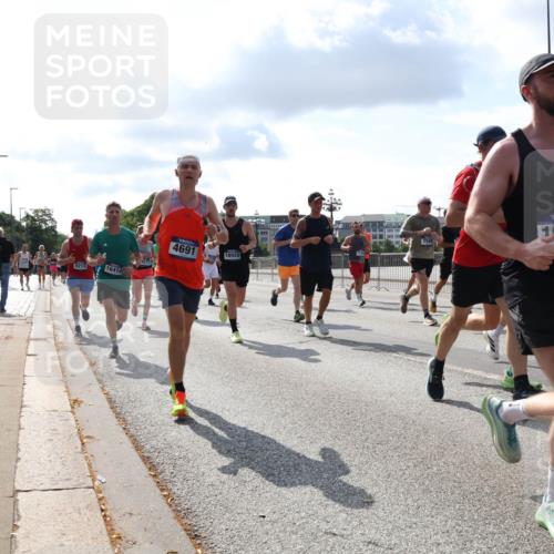 29.06.2025 - hella hamburg halbmarathon Lena Gebhardt http://msf.ph/oto/8439992 29.06.2025 09:52:49 Lombardsbrücke 9213, 16414, 4691, 18920, 109, 1876, 1070, 1139, 1163, 1169, 1176, 1220, 1391, 1415, 1468, 1512, 1613, 1782, 2048, 2189, 2213, 2233, 2590, 2788, 2970, 3021, 3098, 3109, 3124, 3304, 3852, 3907, 3917, 3928, 4080, 4277, 4497, 4565, 4691, 4915, 4933, 4981, 5007, 5011, 5476, 5477, 5682, 6152, 6550, 6716, 7005, 7067, 7093, 7147, 7191, 7325, 7432, 7451, 7599, 7843, 7865, 7961, 8145, 8467, 8852, 10741, 10796, 11495, 11679, 11779, 12046, 12772, 13403, 13614, 14257 meine-sportfotos.de