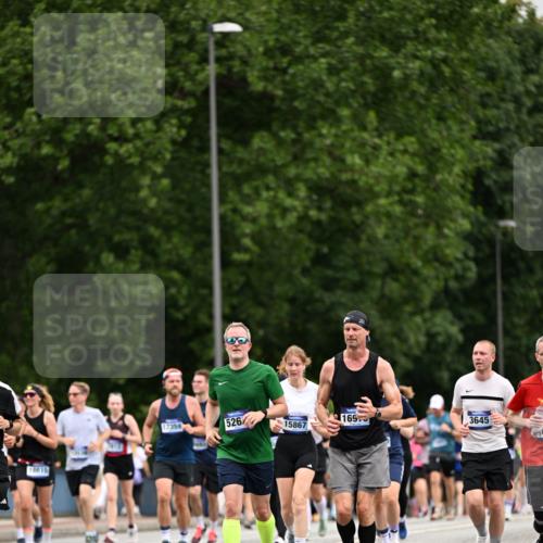 29.06.2025 - hella hamburg halbmarathon Dr. Thomas Lammeyer http://msf.ph/oto/8440021 29.06.2025 10:56:45 Kennedybrücke 1369, 1978, 2308, 2593, 3140, 3645, 4087, 4273, 4815, 5262, 5291, 6406, 6671, 6885, 6961, 6985, 7682, 7691, 7737, 8194, 8196, 8250, 8251, 8672, 9068, 9070, 9220, 9673, 9730, 10296, 10342, 10496, 10600, 10634, 10693, 10928, 11084, 11297, 11375 meine-sportfotos.de