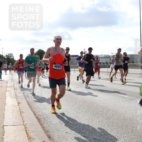 29.06.2025 - hella hamburg halbmarathon Lena Gebhardt http://msf.ph/oto/8440045 29.06.2025 09:52:49 Lombardsbrücke 9213, 16414, 4691, 7325, 14849, 70, 46, 1070, 1139, 1163, 1169, 1176, 1220, 1391, 1415, 1468, 1512, 1613, 1782, 2048, 2189, 2213, 2233, 2590, 2788, 2970, 3021, 3098, 3109, 3124, 3304, 3852, 3907, 3917, 3928, 4080, 4277, 4497, 4565, 4691, 4915, 4933, 4981, 5007, 5011, 5476, 5477, 5682, 6152, 6550, 6716, 7005, 7067, 7093, 7147, 7191, 7325, 7432, 7451, 7599, 7843, 7865, 7961, 8145, 8467, 8852, 10741, 10796, 11495, 11679, 11779, 12046, 12772, 13403, 13614, 14257 meine-sportfotos.de