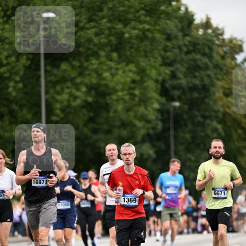 29.06.2025 - hella hamburg halbmarathon Dr. Thomas Lammeyer http://msf.ph/oto/8440116 29.06.2025 10:56:48 Kennedybrücke 1369, 1978, 2308, 2593, 3140, 3645, 4273, 4815, 5262, 5291, 6406, 6671, 6885, 6985, 7682, 7737, 8194, 8196, 8250, 8251, 8672, 9068, 9070, 9730, 10296, 10342, 10496, 10600, 10634, 10693, 10928, 11084, 11297, 11375 meine-sportfotos.de